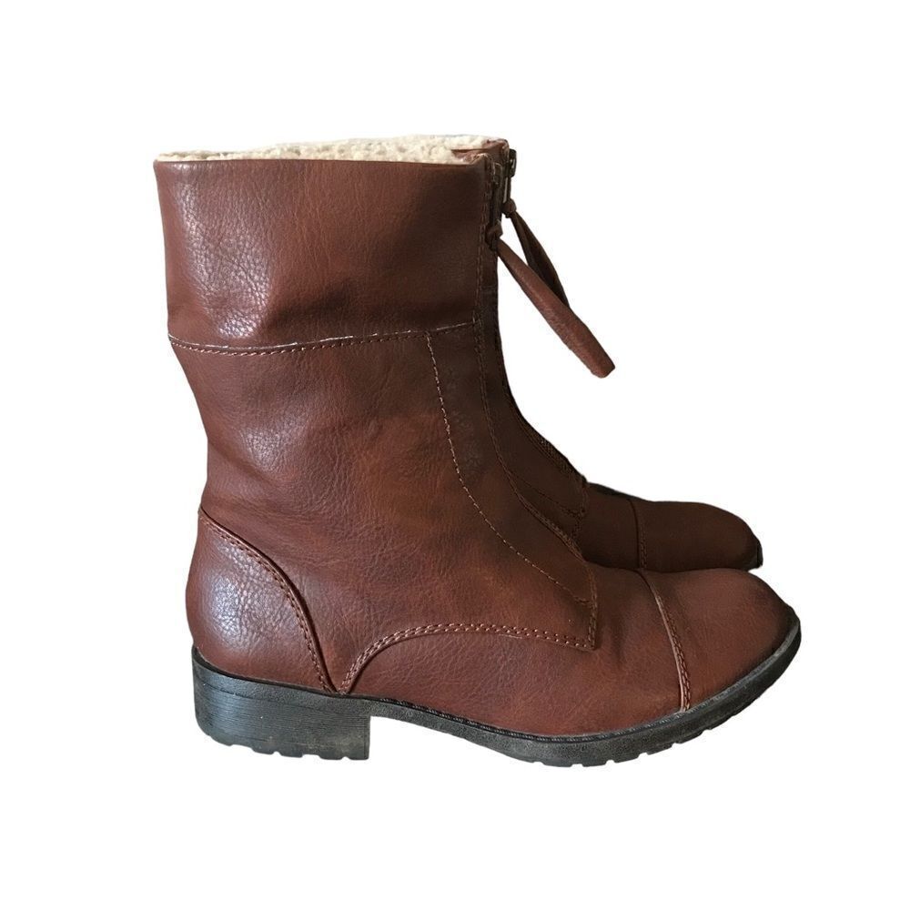 G.H. Bass & Co Boots Woman’s Size 7
